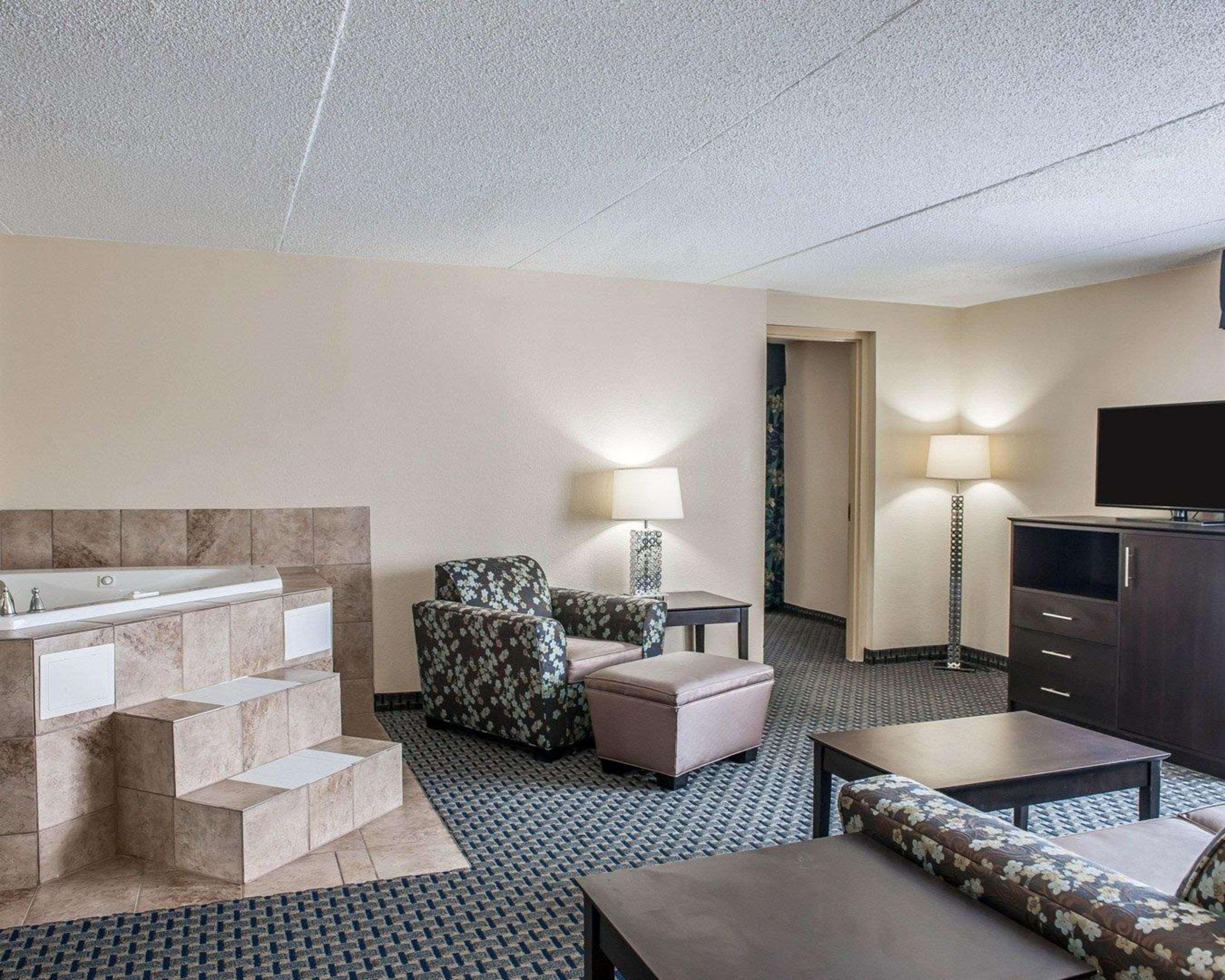 Quality Inn Terre Haute University Area Eksteriør billede